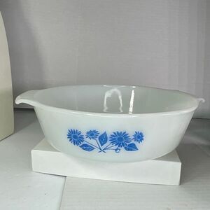 Vintage Fire-King Anchor Hocking round 2Qt casserole dish blue floral design